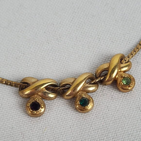 Vintage Avon Gold Tone Charms Green Birthstone Necklace - Picture 3 of 6